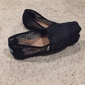Black lace TOMS